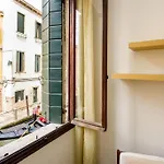 Апартаменты Borgo Canal View By Sarlux Венеция