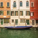 Apartament Borgo Canal View By Sarlux