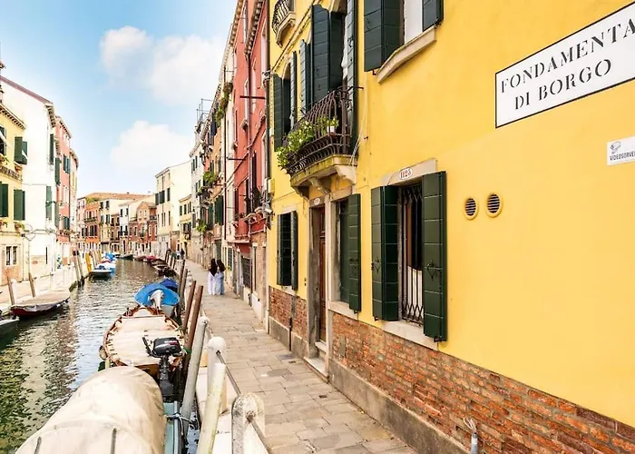 Апартаменты Borgo Canal View By Sarlux *