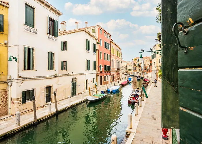 Borgo Canal View By Sarlux Wenecja