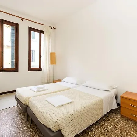 Borgo Canal View Apartmán